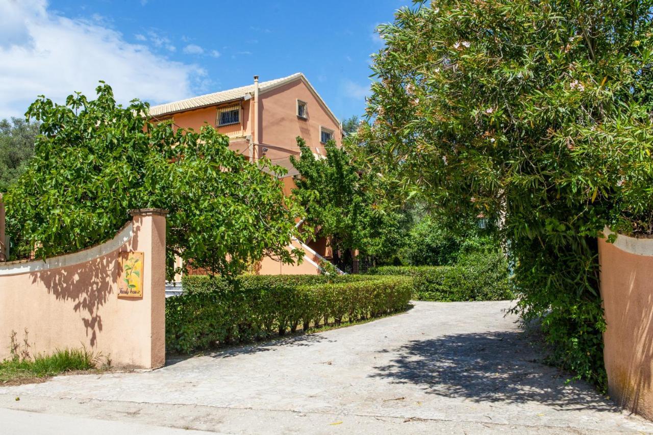 Granis Family House Apartment Ano Lefkimmi Екстериор снимка